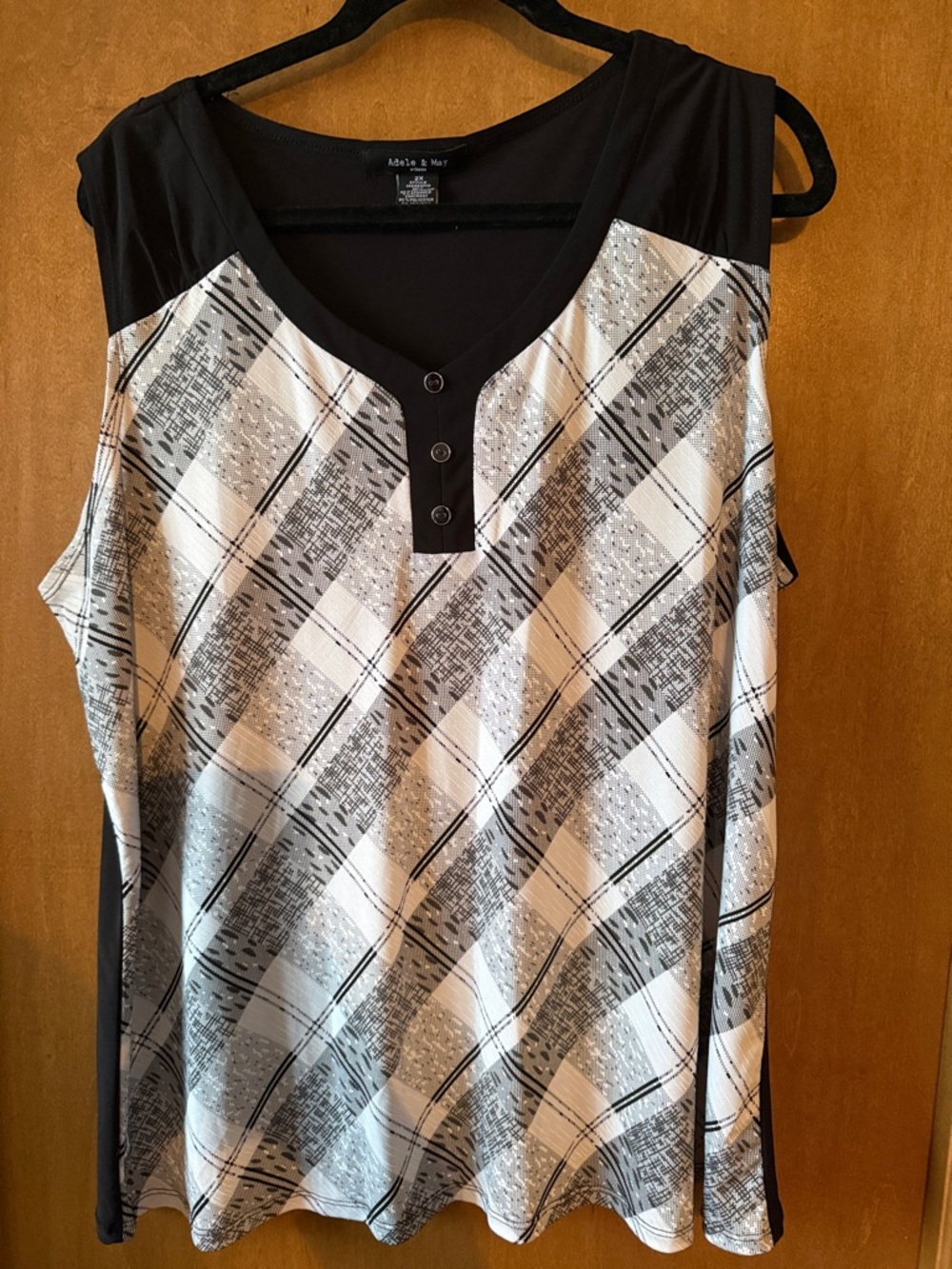 Addie & May Women’s Black and White Patterned Tank Top